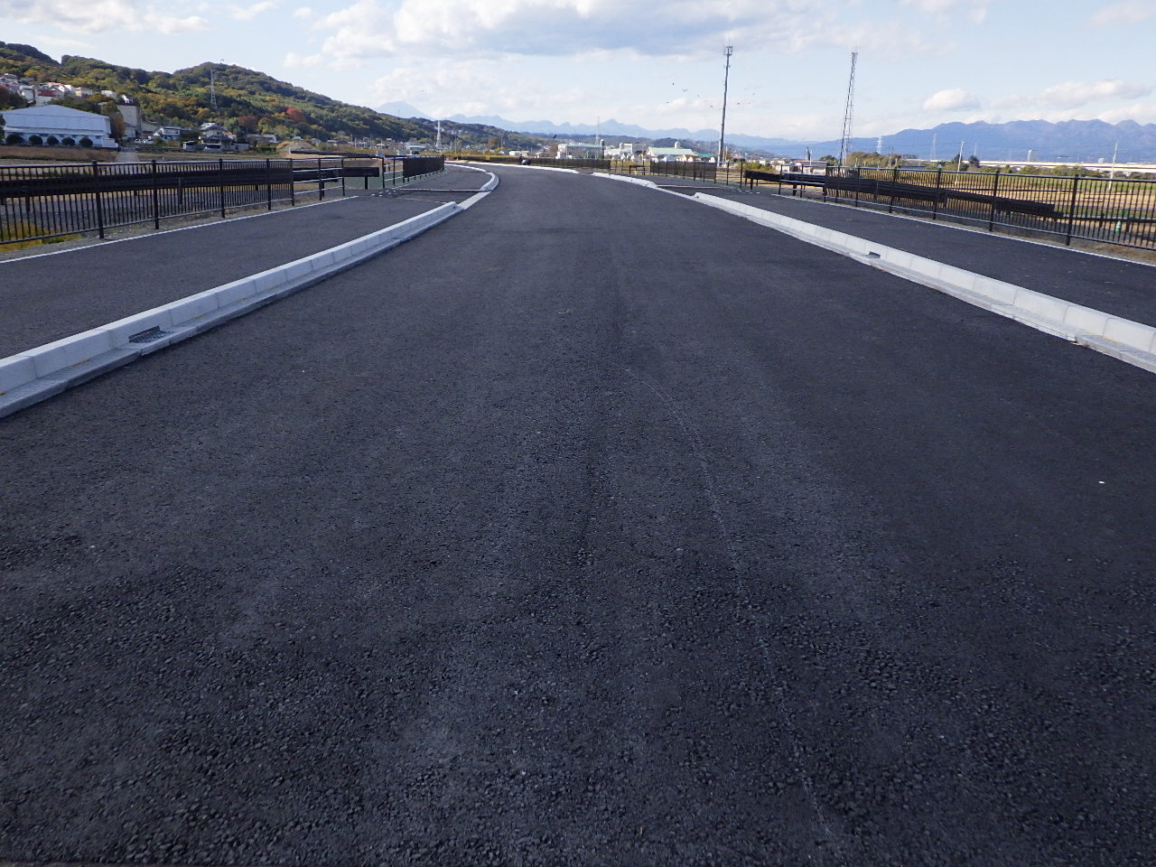 <p>群馬県県土整備部高崎土木事務所長表彰<br />平成31年度 社会資本総合整備(活力・重点)道路改良工事(分割14号)3工区 主要地方道 寺尾藤岡線</p>